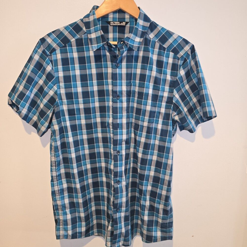 Arc’teryx Brohm Short Sleeve Check Shirt Blue size M Missing A Button